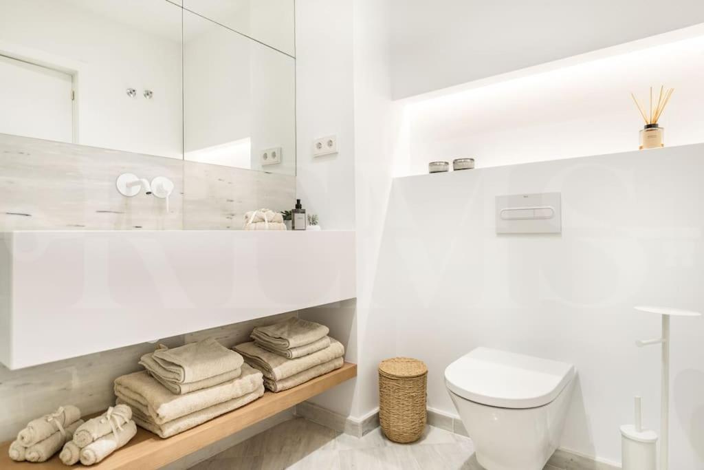 Sophisticated & Private Terrace - Center By Rems Apartamento