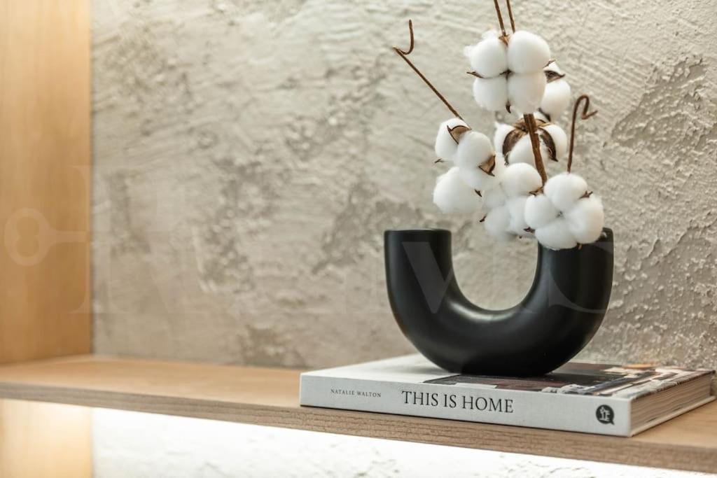 Sophisticated & Private Terrace - Center By Rems
