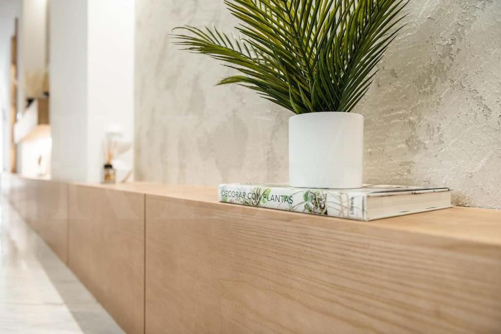Sophisticated & Private Terrace - Center By Rems Apartment