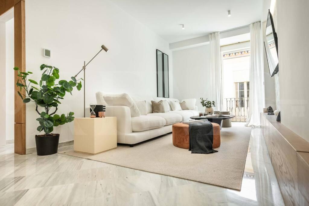Sophisticated & Private Terrace - Center By Rems *