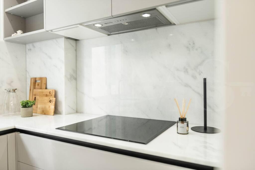 Sophisticated & Private Terrace - Center By Rems
