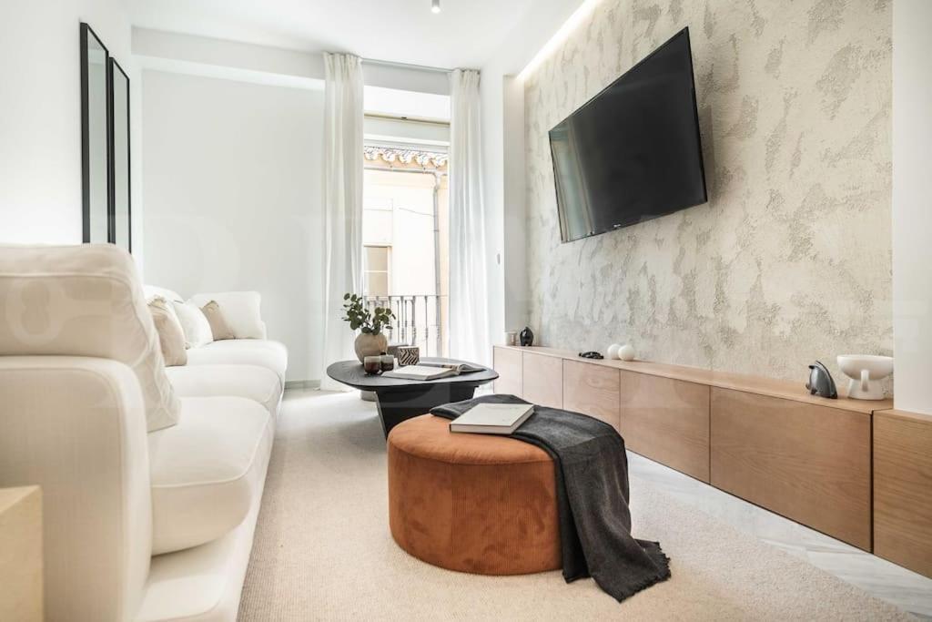 Sophisticated & Private Terrace - Center By Rems Apartment *